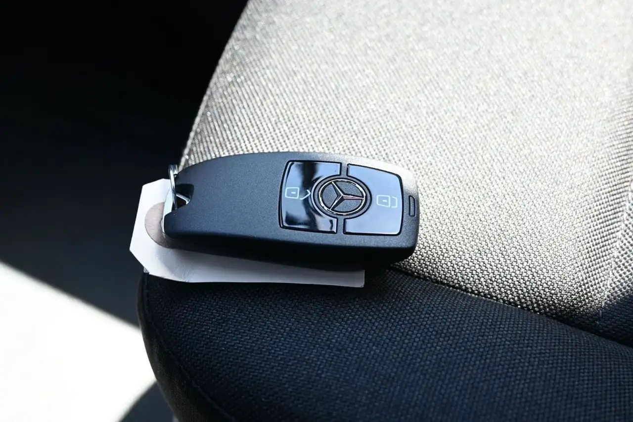 Mercedes-Benz Sprinter photo Mercedes-Benz Sprinter