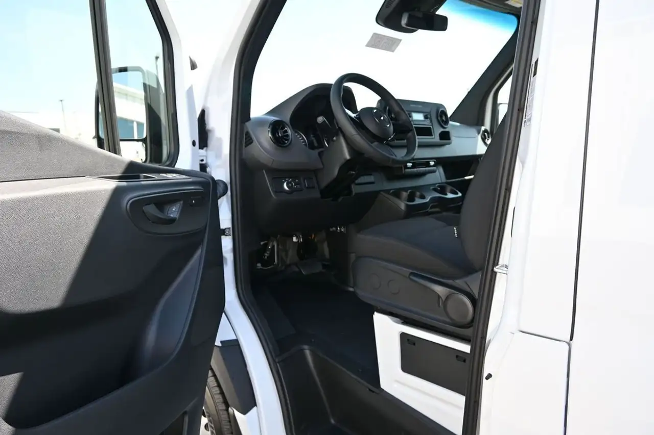Mercedes-Benz Sprinter photo Mercedes-Benz Sprinter