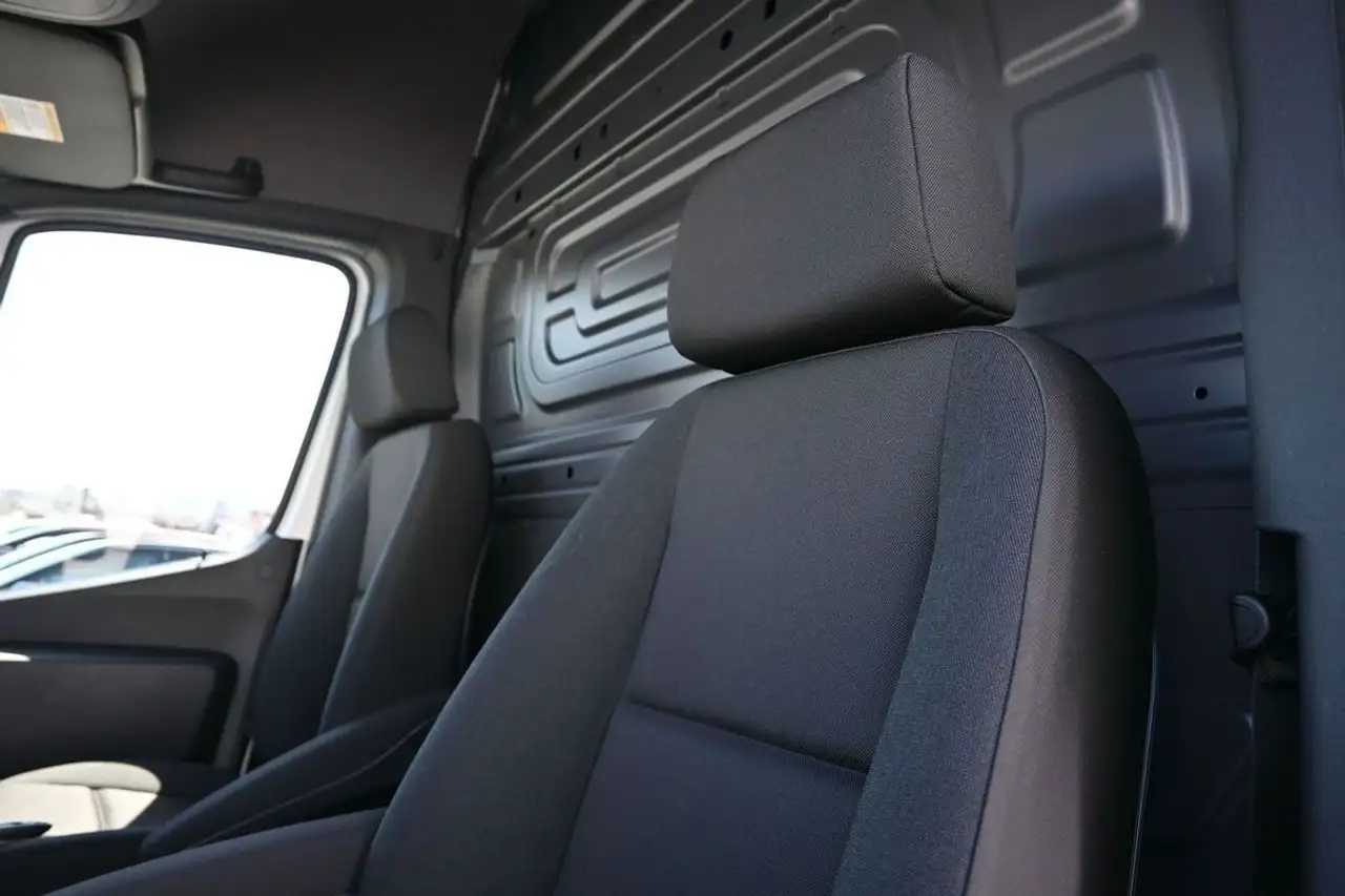 Mercedes-Benz Sprinter photo Mercedes-Benz Sprinter