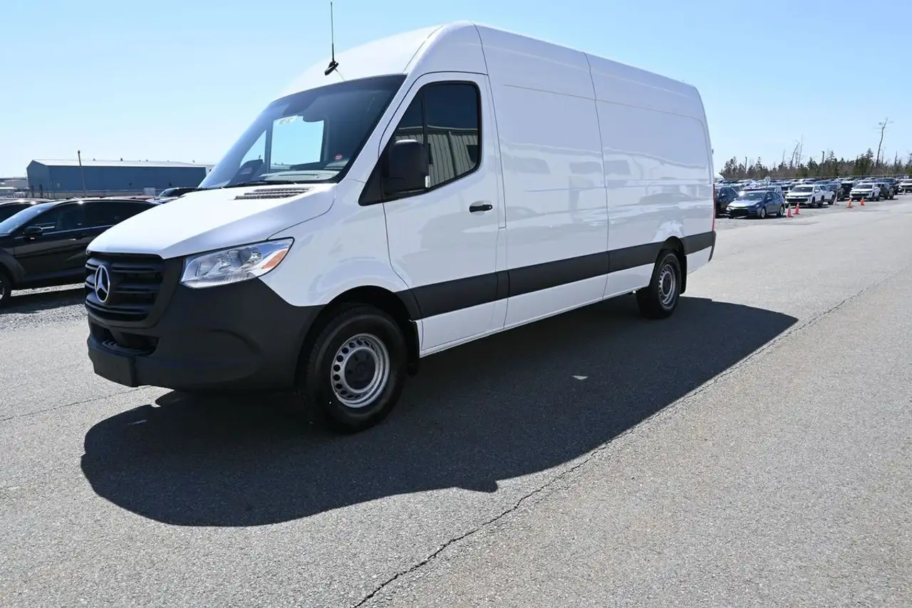 Mercedes-Benz Sprinter photo Mercedes-Benz Sprinter