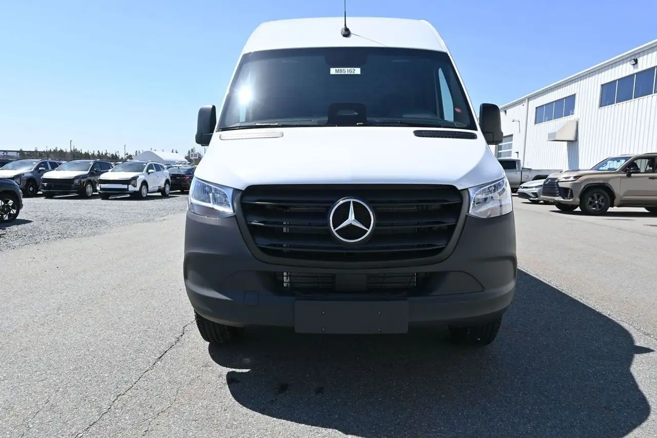 Mercedes-Benz Sprinter photo Mercedes-Benz Sprinter