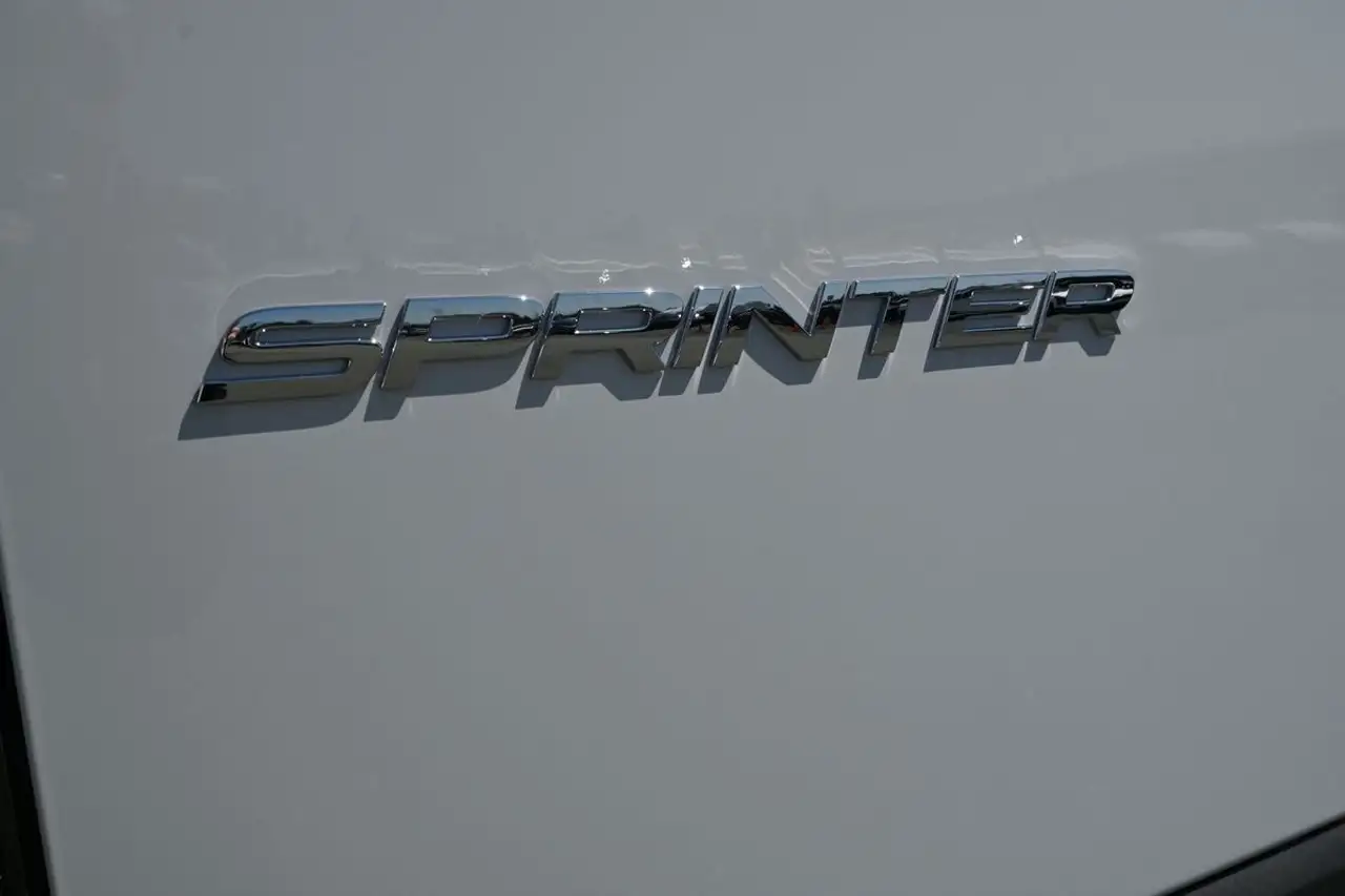 Mercedes-Benz Sprinter photo Mercedes-Benz Sprinter