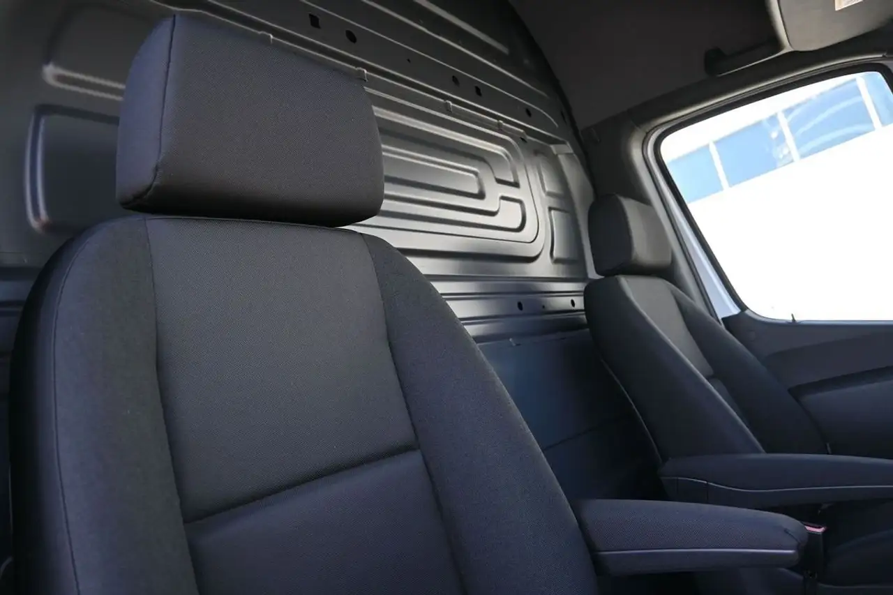 Mercedes-Benz Sprinter photo Mercedes-Benz Sprinter