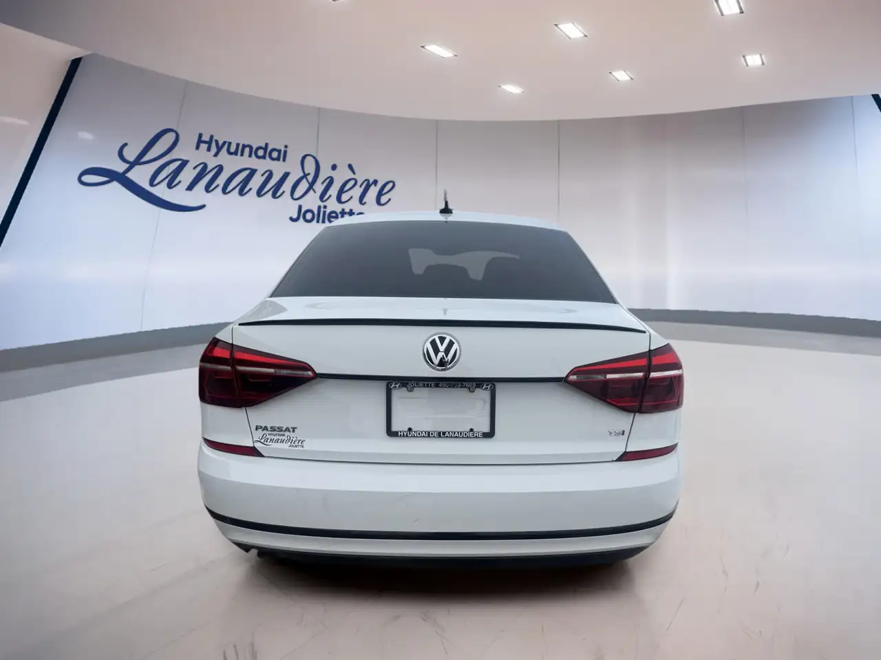 Volkswagen Passat photo Volkswagen Passat