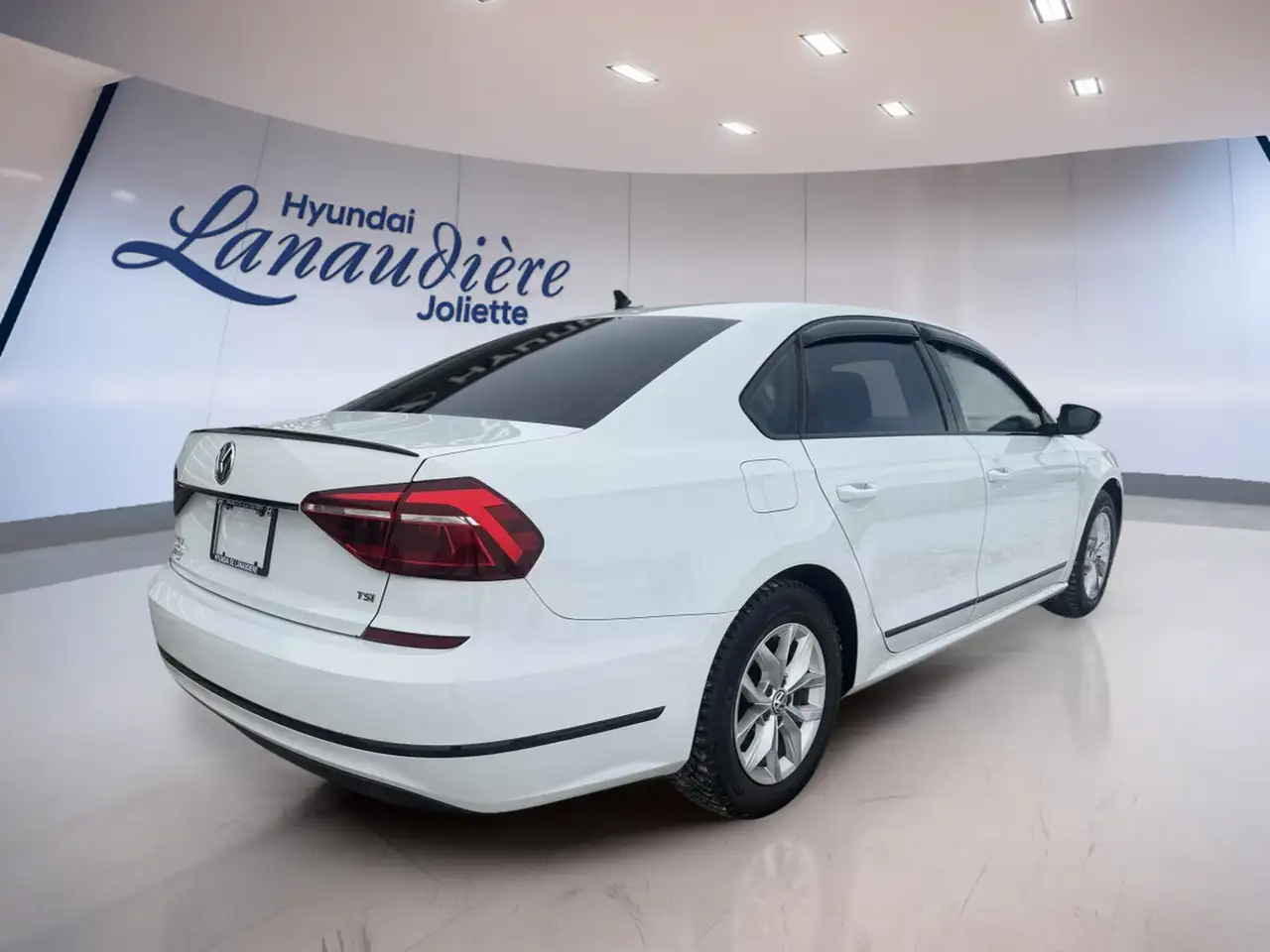 Volkswagen Passat photo Volkswagen Passat