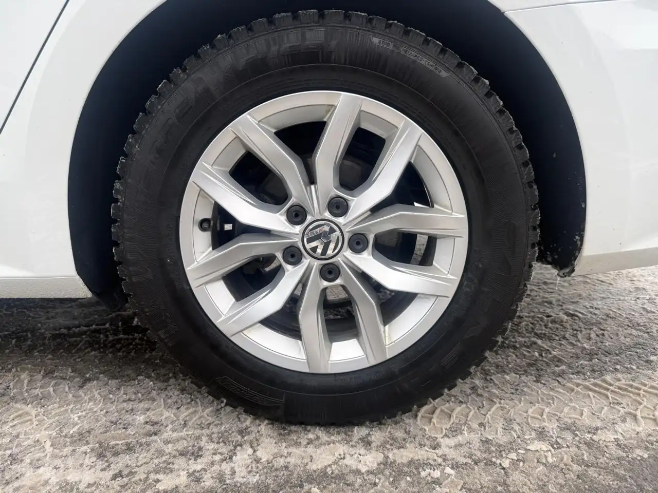 Volkswagen Passat photo Volkswagen Passat