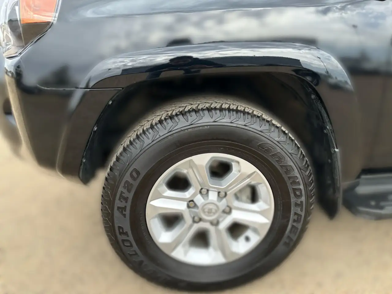 Toyota 4-Runner снимка Toyota 4-Runner