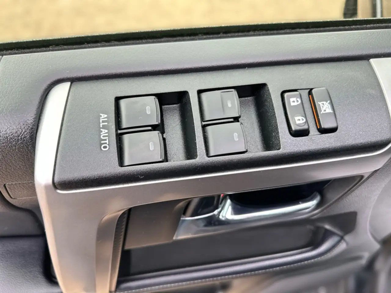 Toyota 4-Runner снимка Toyota 4-Runner
