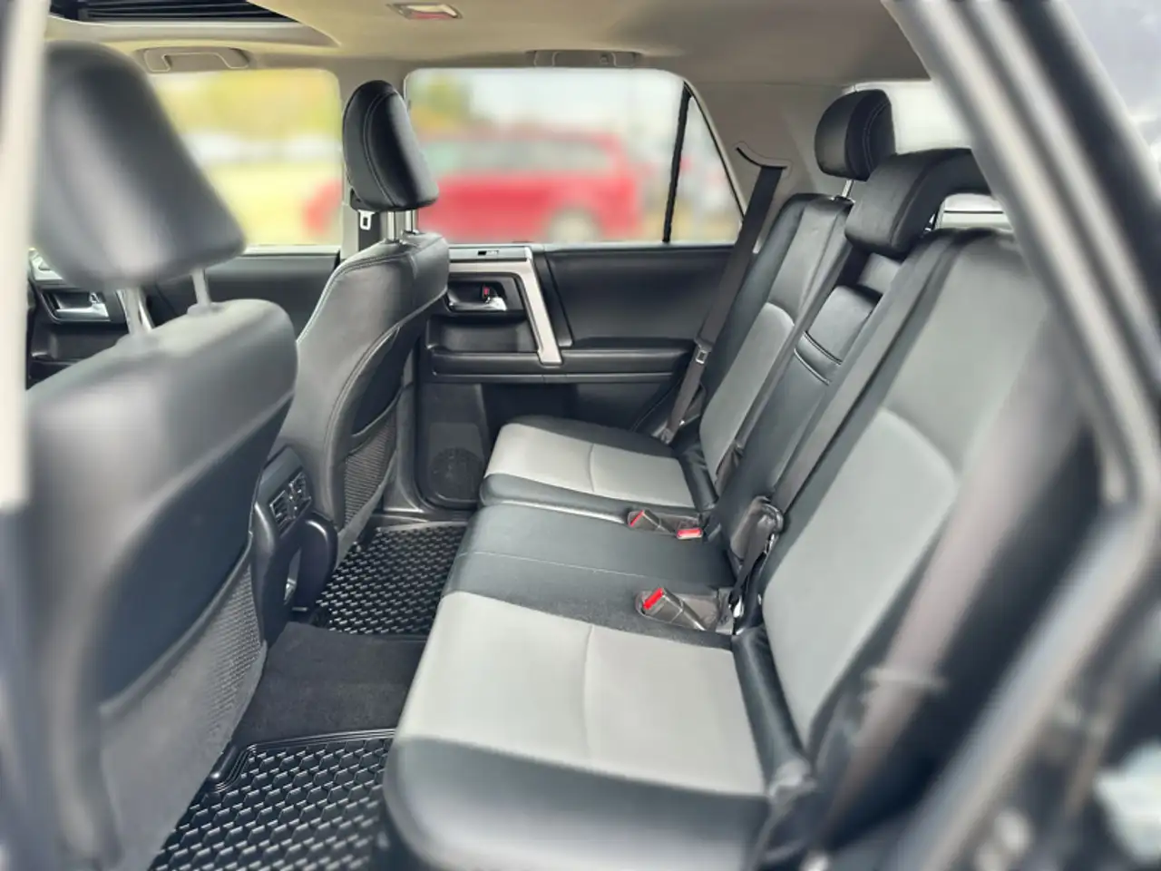 Toyota 4-Runner снимка Toyota 4-Runner