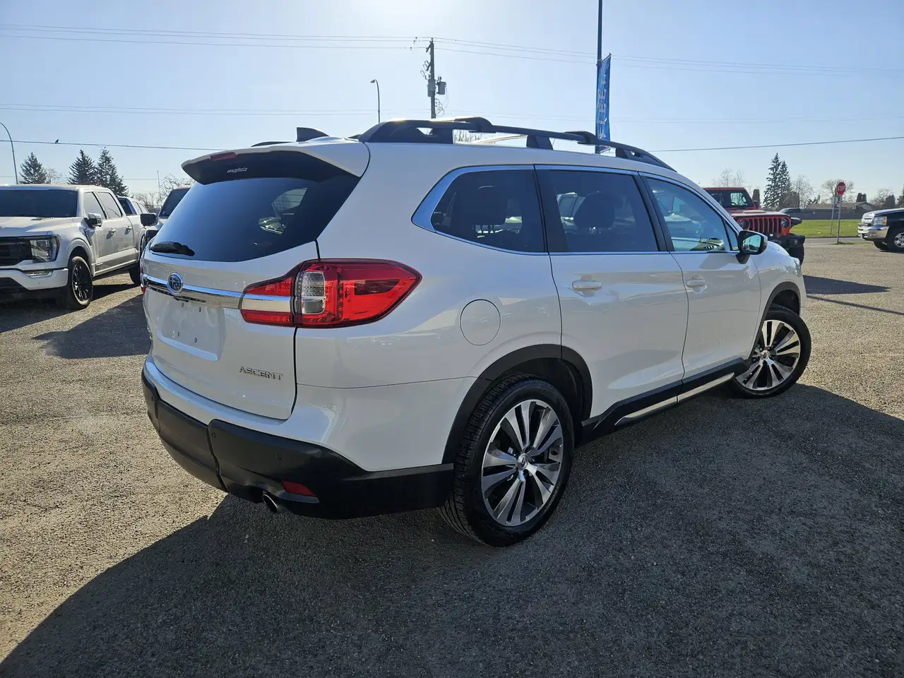 Subaru Ascent photo Subaru Ascent
