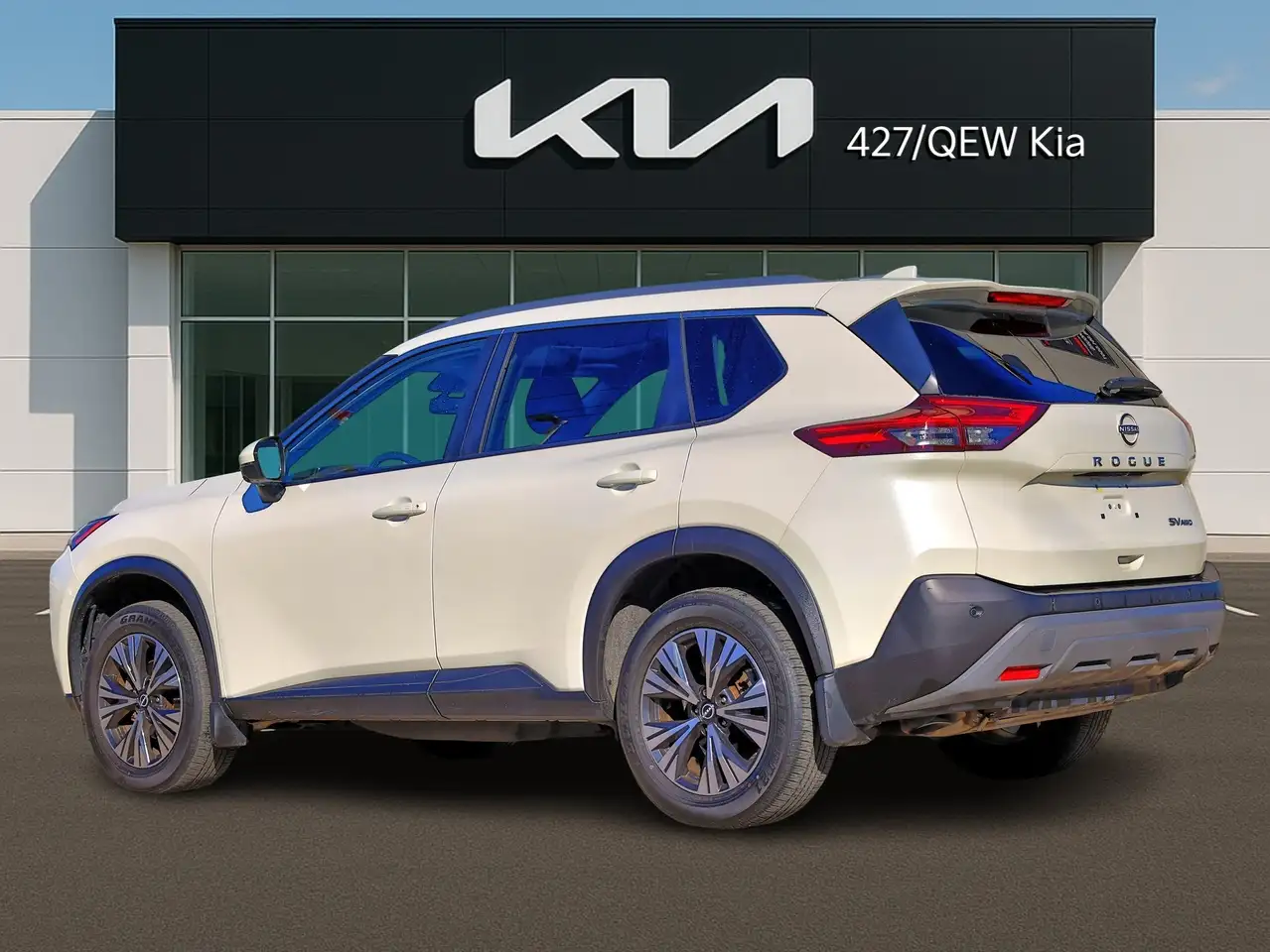 Nissan Rogue снимка Nissan Rogue