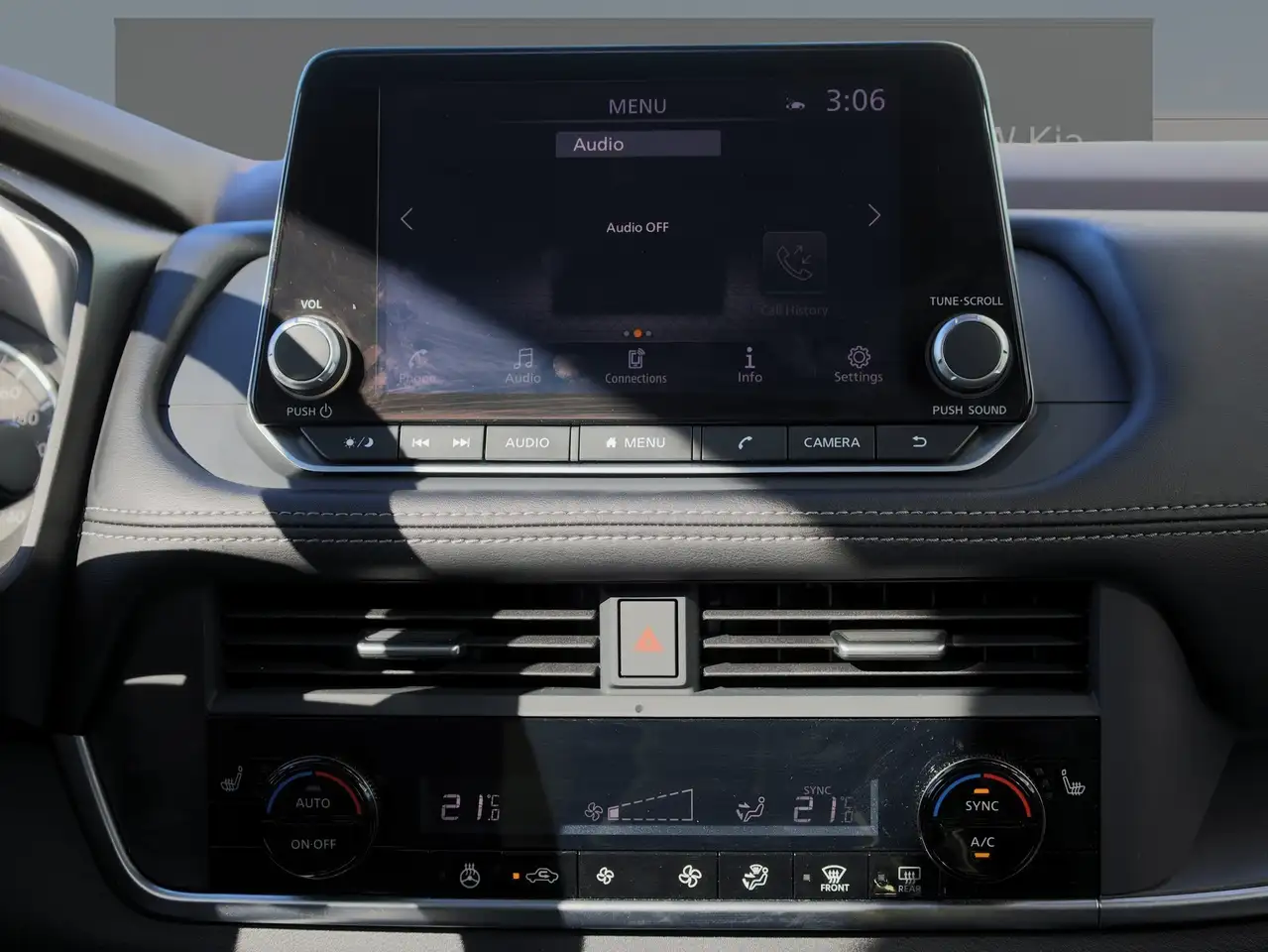 Nissan Rogue снимка Nissan Rogue