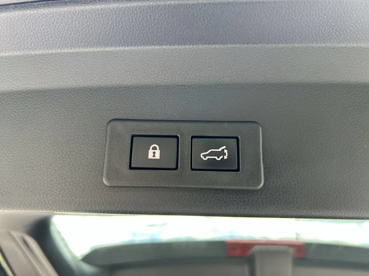 Subaru Ascent photo Subaru Ascent