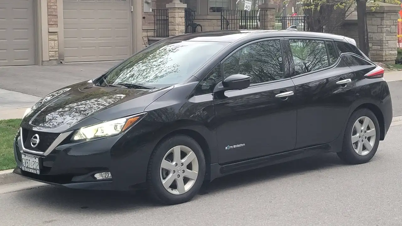 Nissan Leaf photo Nissan Leaf