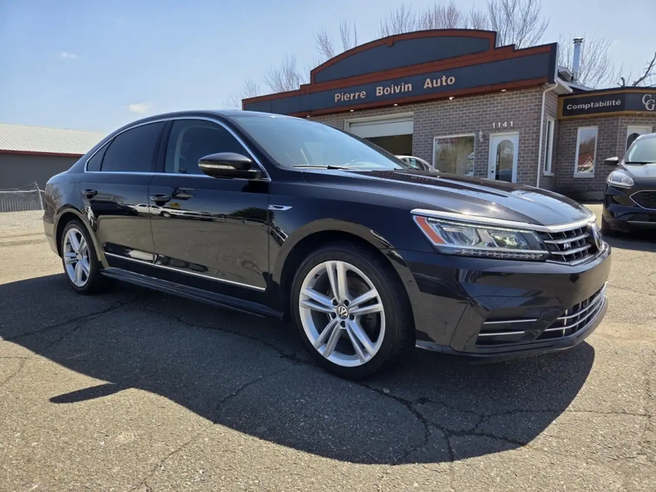 Volkswagen Passat photo Volkswagen Passat