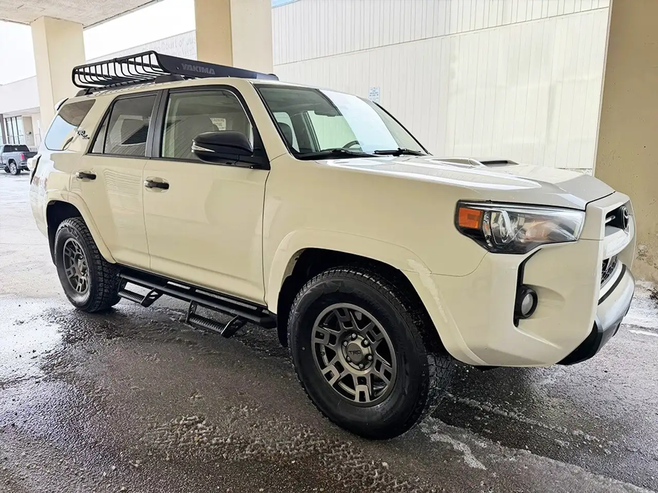 Toyota 4-Runner снимка Toyota 4-Runner