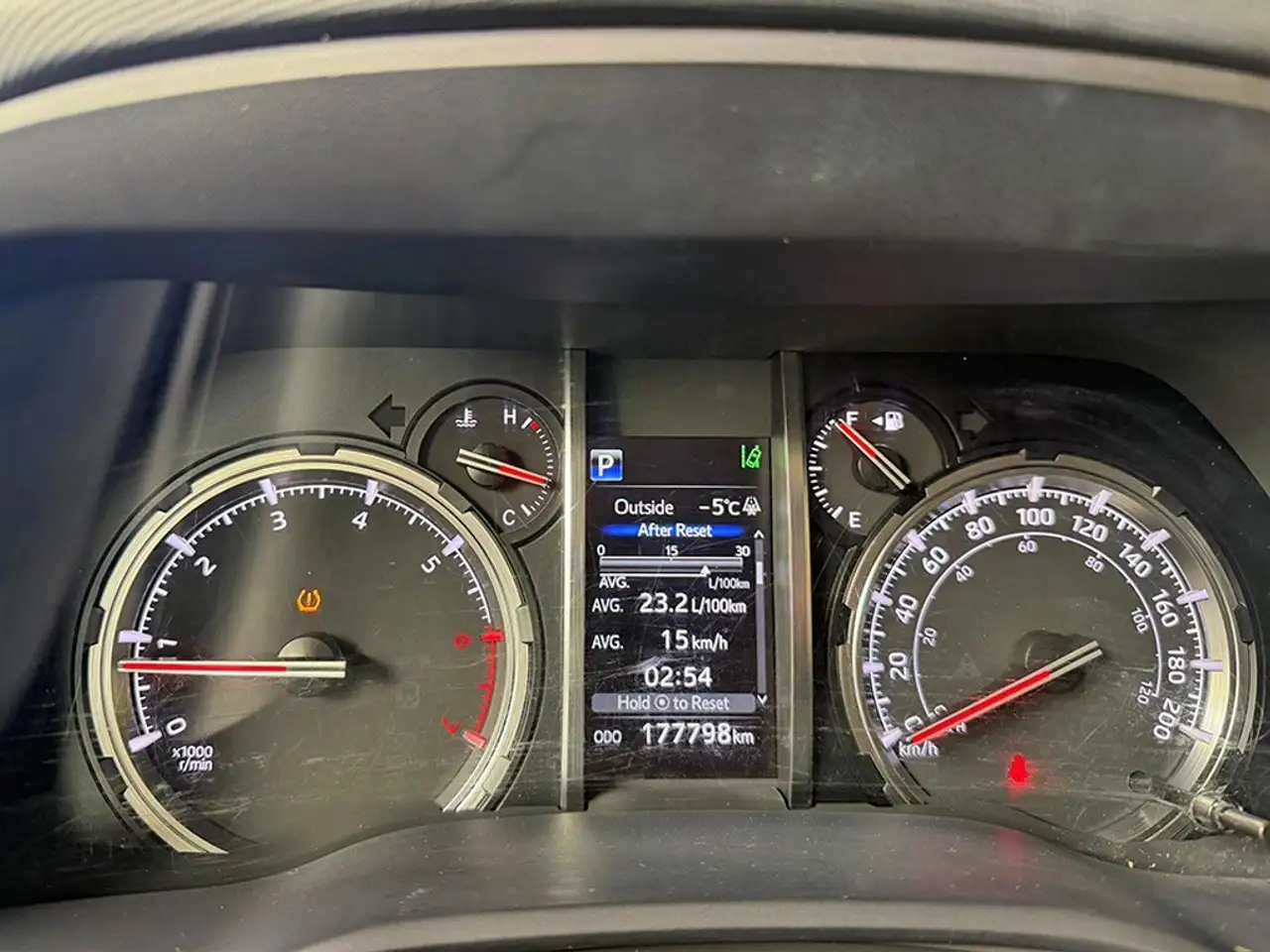 Toyota 4-Runner снимка Toyota 4-Runner