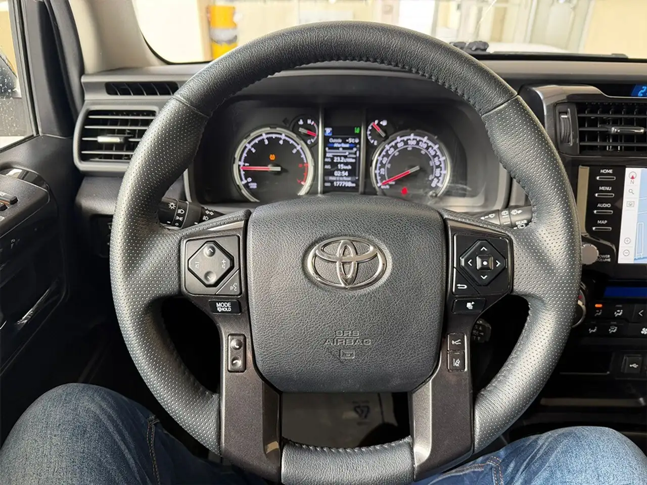 Toyota 4-Runner снимка Toyota 4-Runner