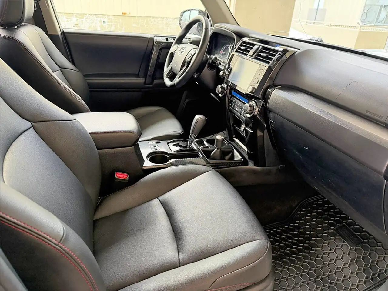 Toyota 4-Runner снимка Toyota 4-Runner