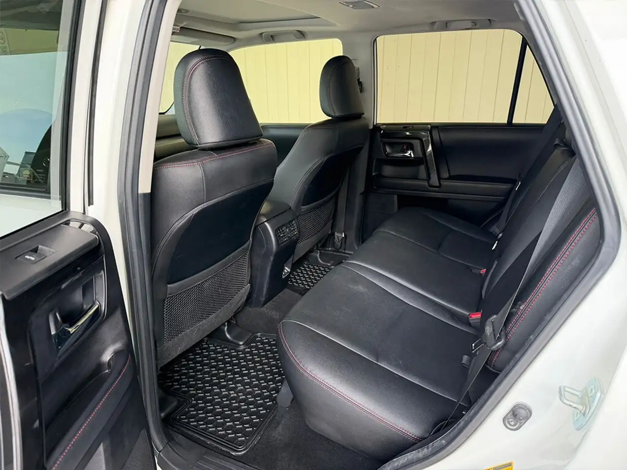 Toyota 4-Runner снимка Toyota 4-Runner