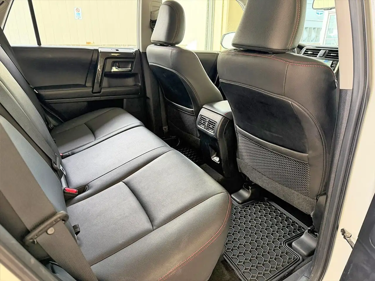Toyota 4-Runner снимка Toyota 4-Runner