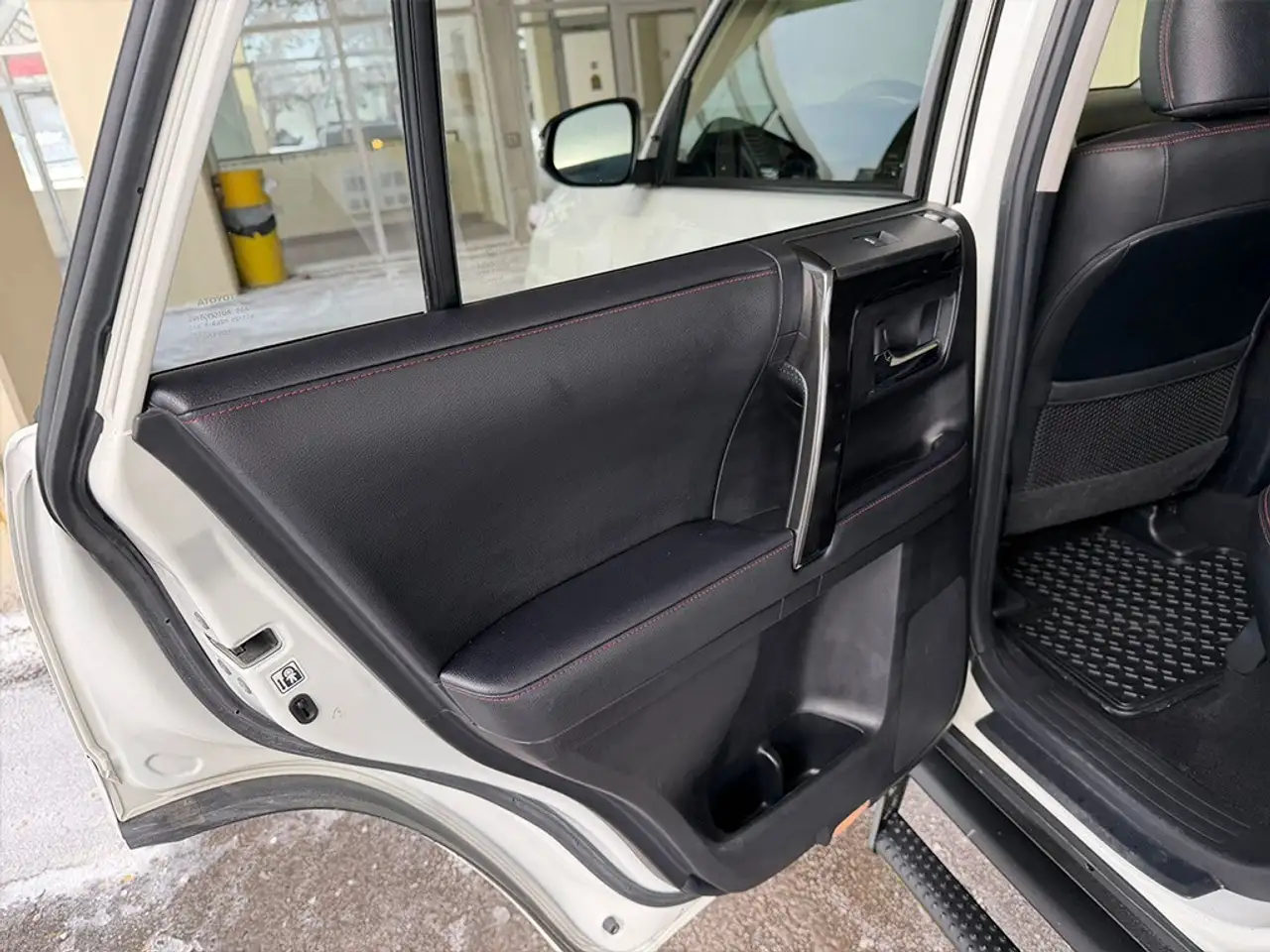 Toyota 4-Runner снимка Toyota 4-Runner
