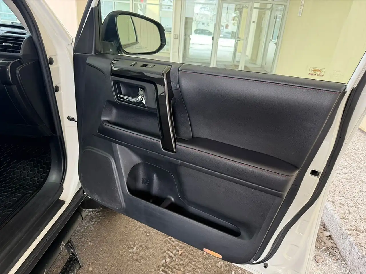 Toyota 4-Runner снимка Toyota 4-Runner