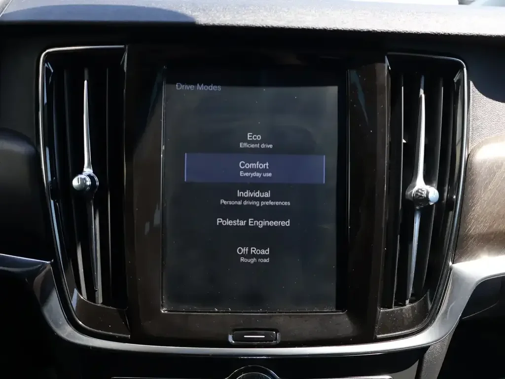 Volvo V90 Cross Country снимка Volvo V90 Cross Country