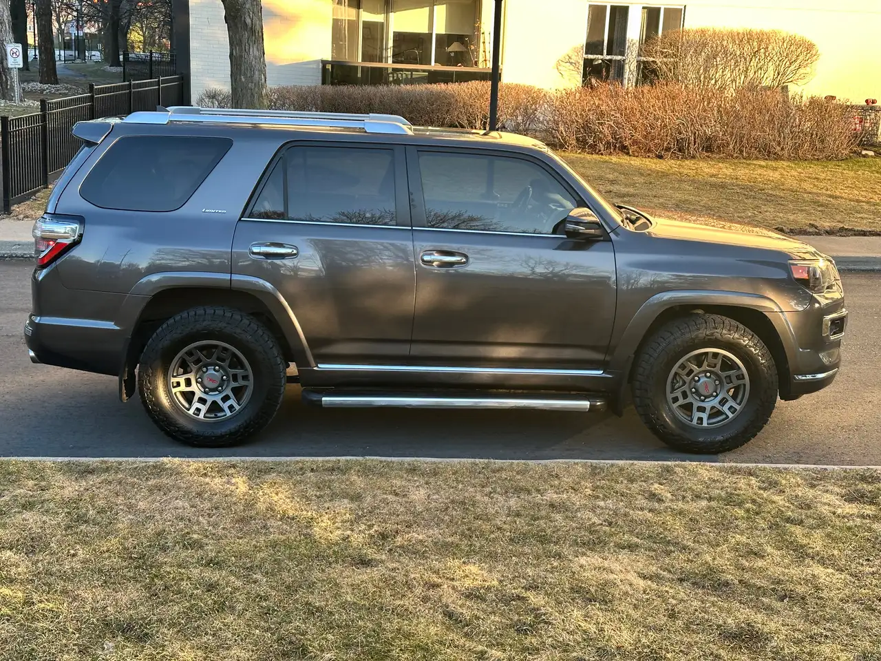 Toyota 4-Runner photo Toyota 4-Runner