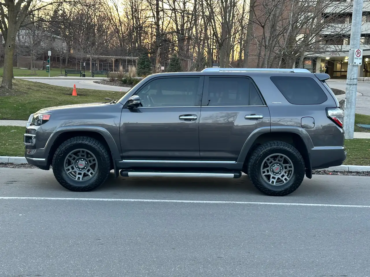 Toyota 4-Runner photo Toyota 4-Runner
