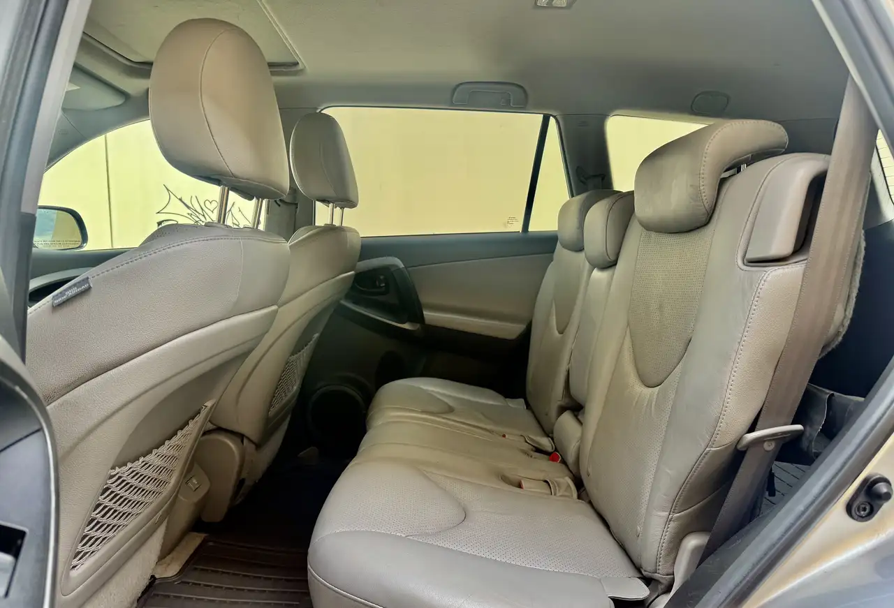 Toyota RAV 4 снимка Toyota RAV 4