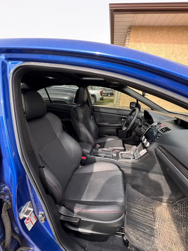 Subaru WRX снимка Subaru WRX