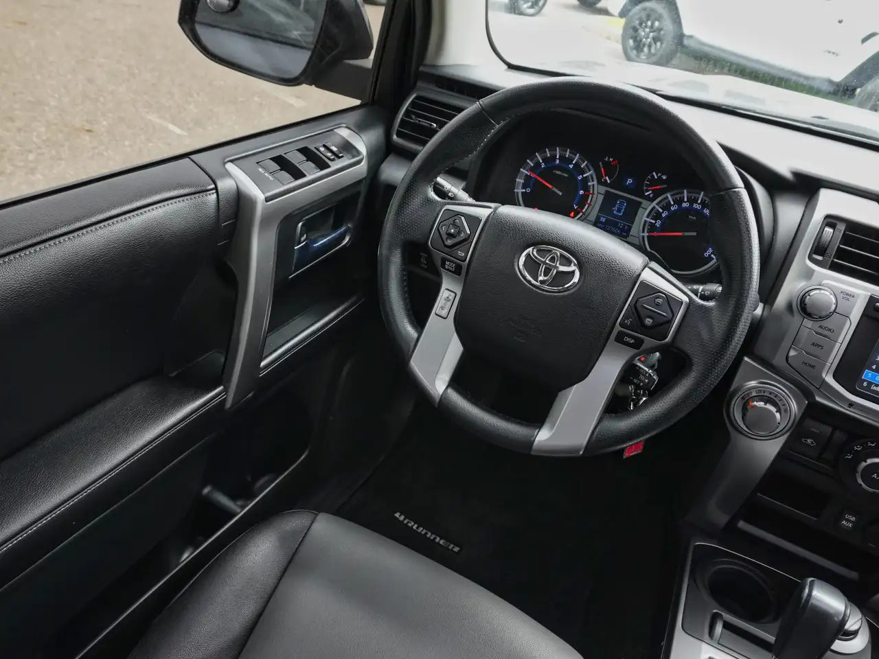 Toyota 4-Runner снимка Toyota 4-Runner