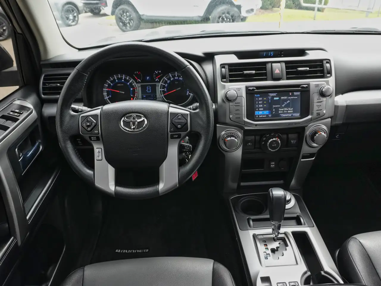 Toyota 4-Runner снимка Toyota 4-Runner