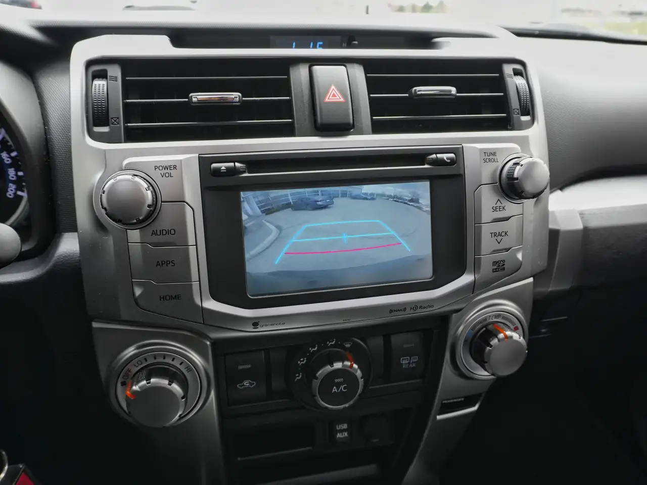 Toyota 4-Runner снимка Toyota 4-Runner