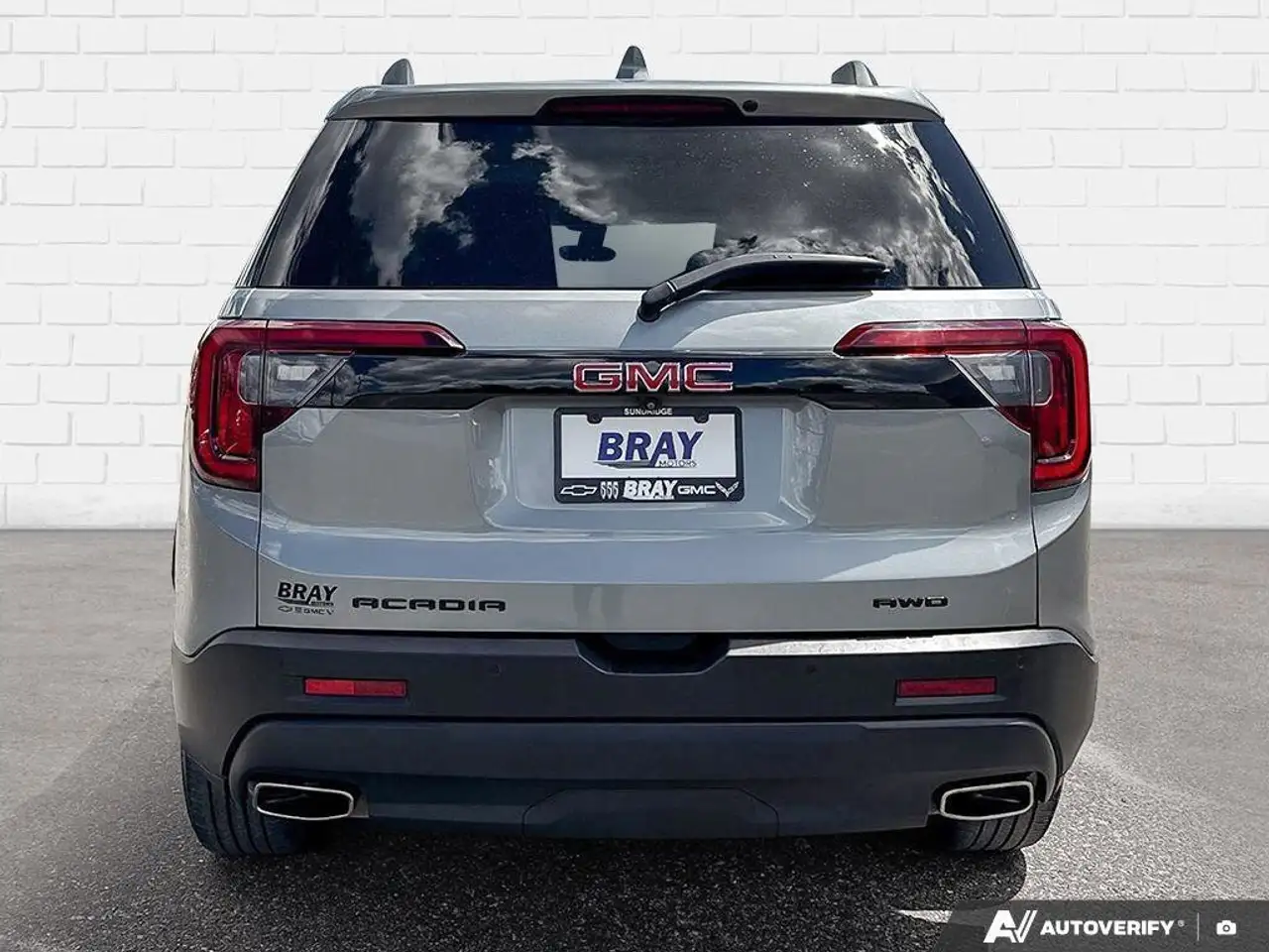 GMC Acadia снимка GMC Acadia