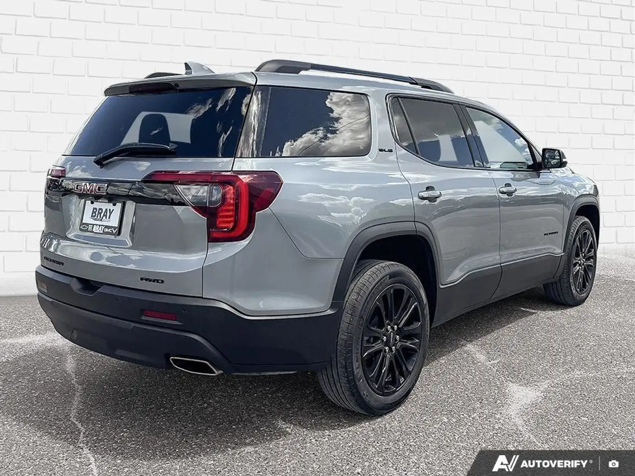 GMC Acadia снимка GMC Acadia