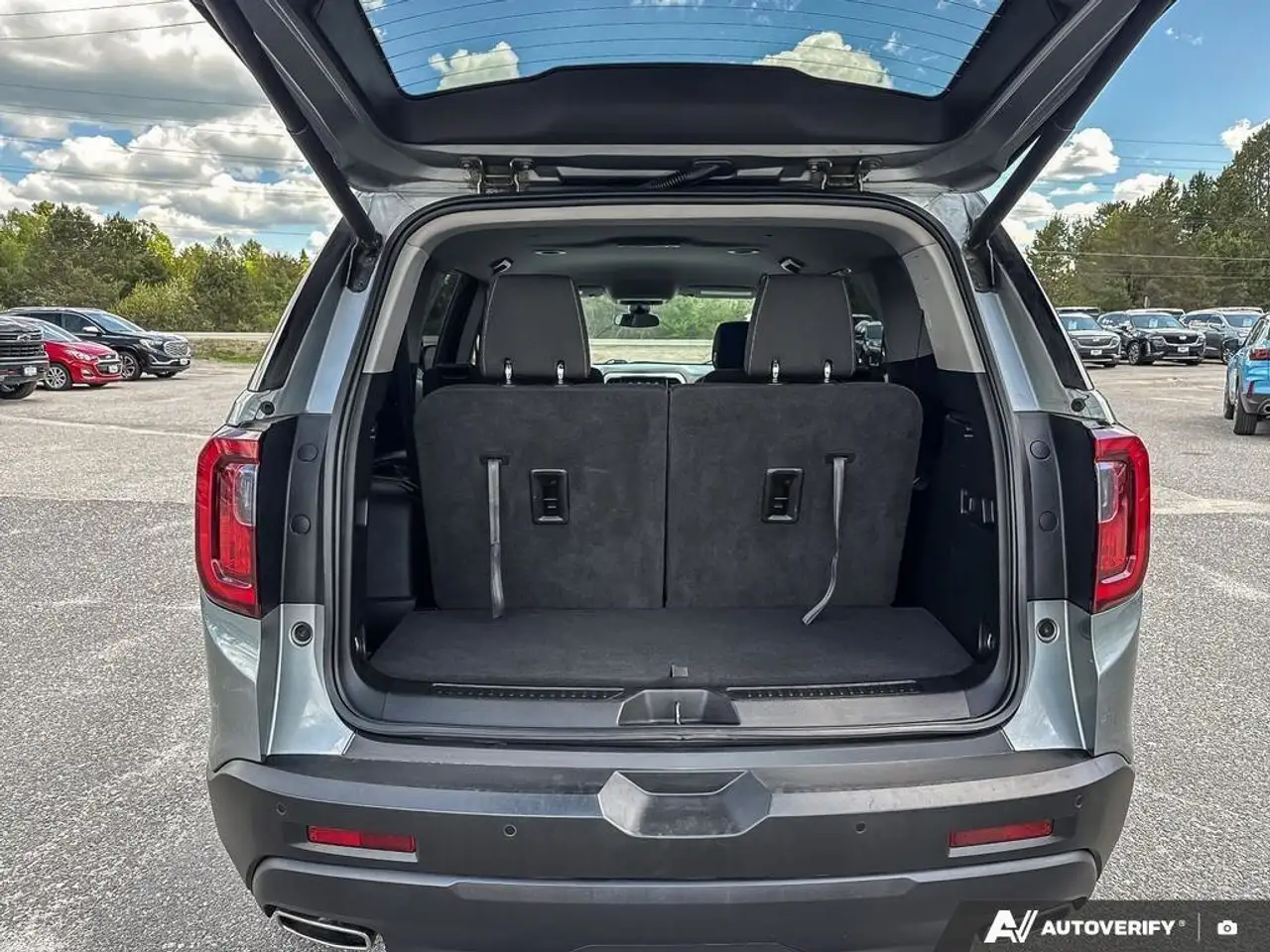 GMC Acadia снимка GMC Acadia