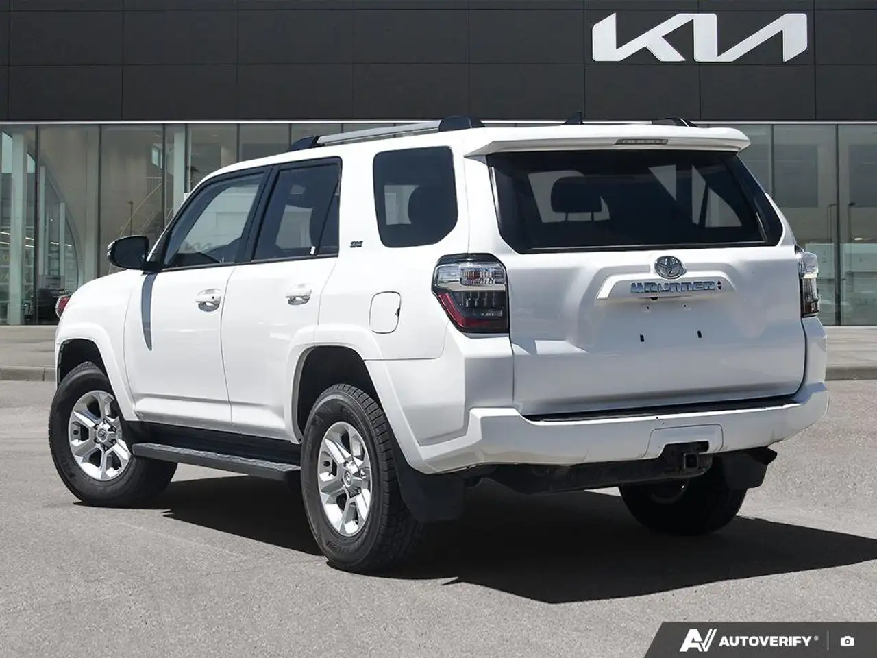 Toyota 4-Runner снимка Toyota 4-Runner