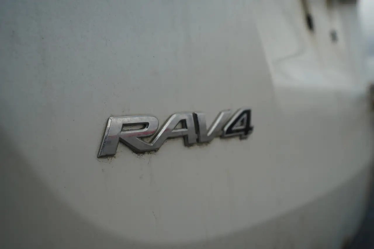 Toyota RAV 4 снимка Toyota RAV 4