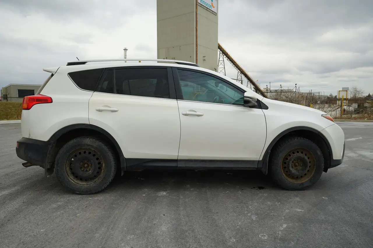 Toyota RAV 4 снимка Toyota RAV 4