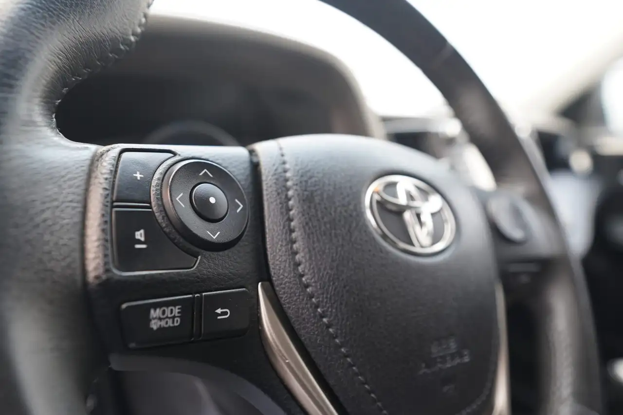 Toyota RAV 4 снимка Toyota RAV 4