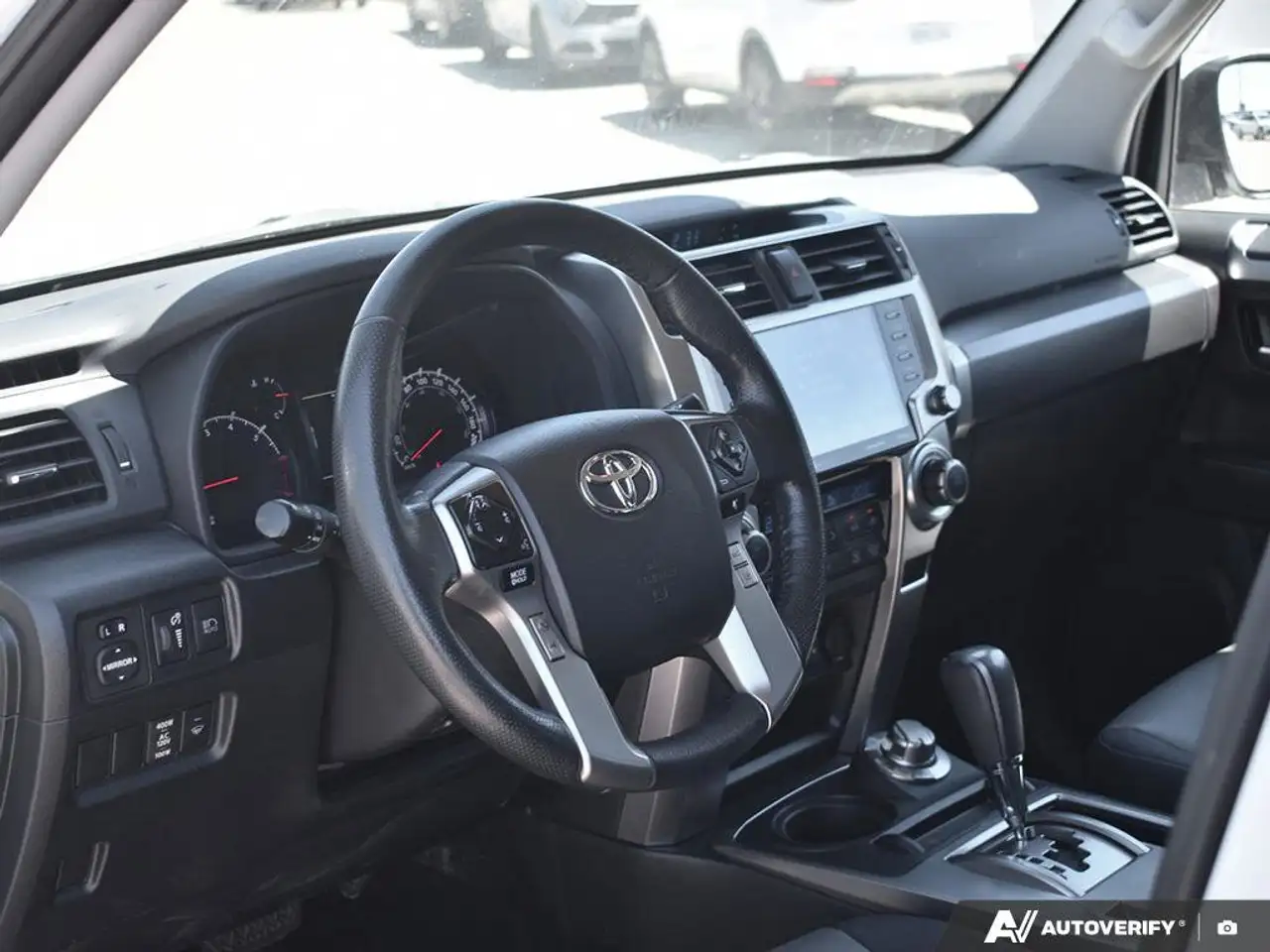 Toyota 4-Runner снимка Toyota 4-Runner