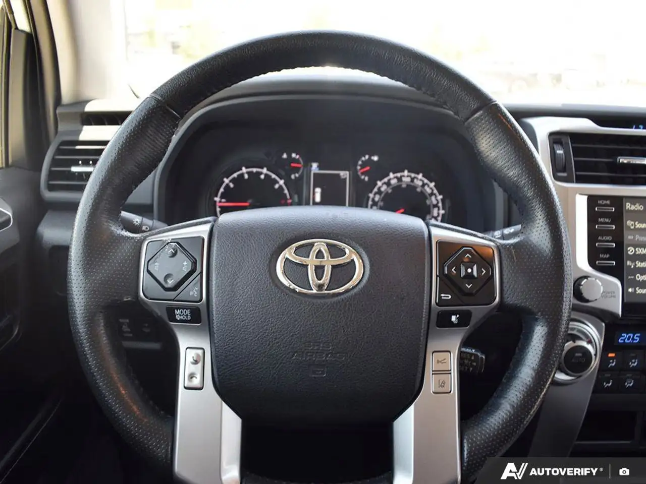 Toyota 4-Runner снимка Toyota 4-Runner