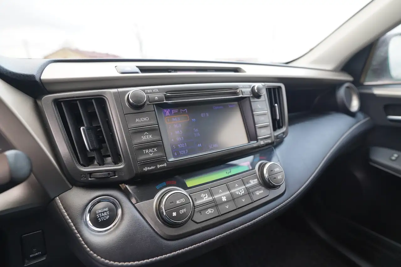 Toyota RAV 4 снимка Toyota RAV 4