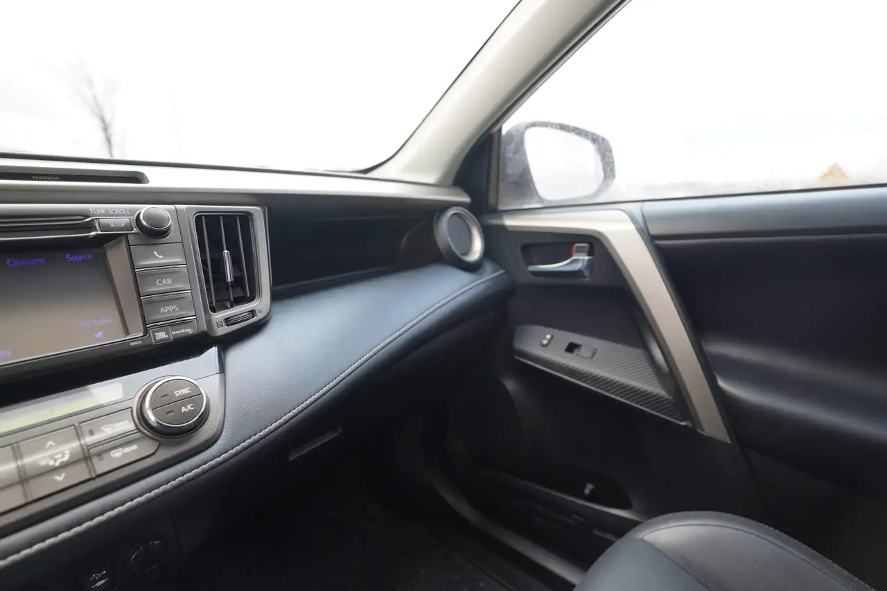 Toyota RAV 4 снимка Toyota RAV 4