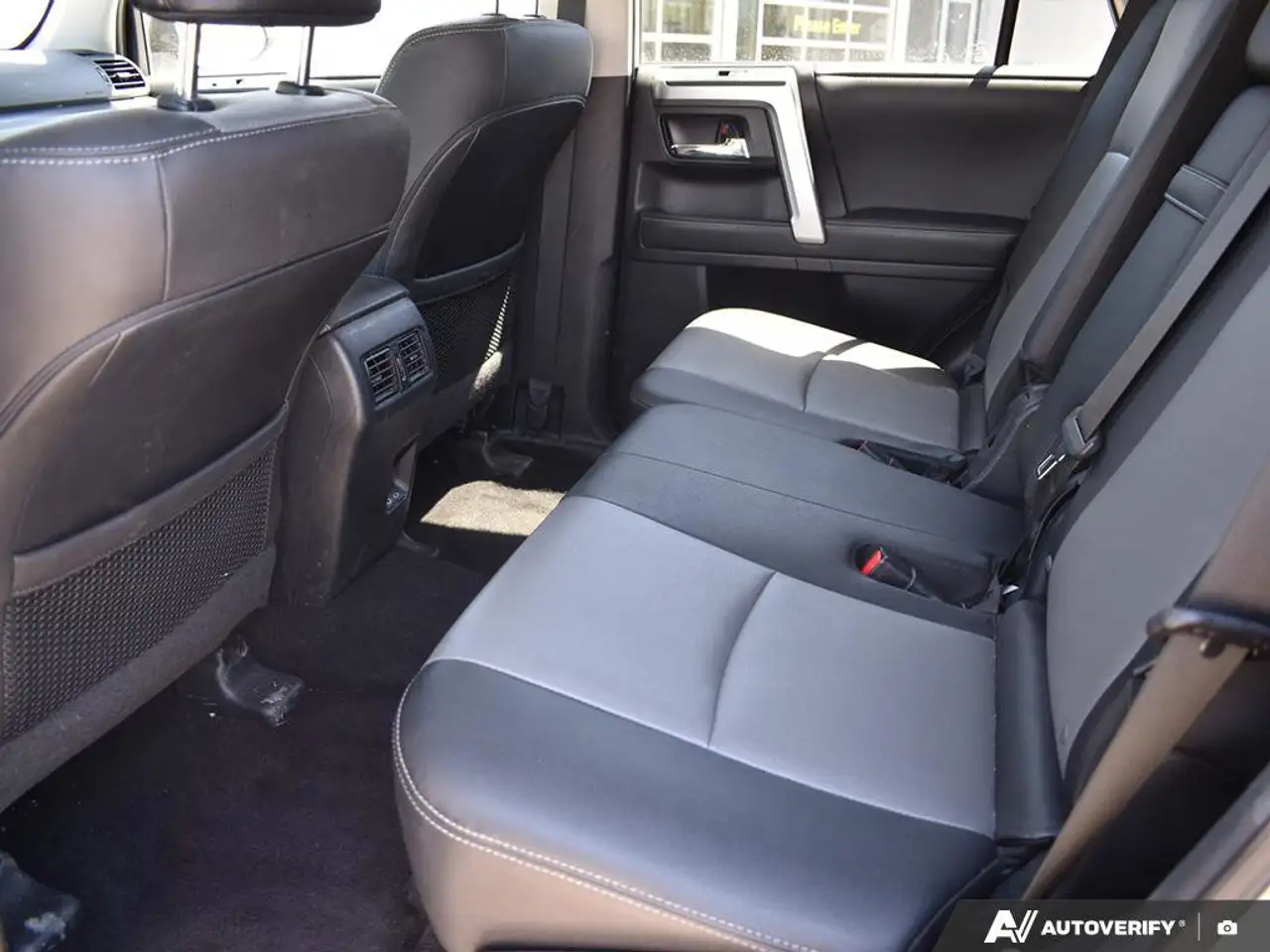 Toyota 4-Runner снимка Toyota 4-Runner