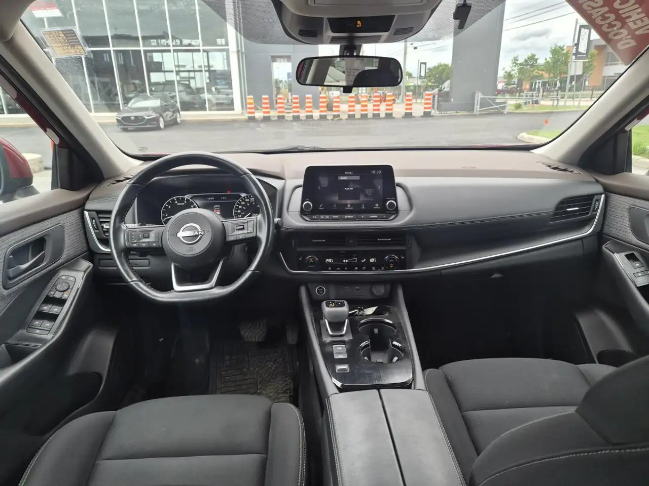 Nissan Rogue снимка Nissan Rogue