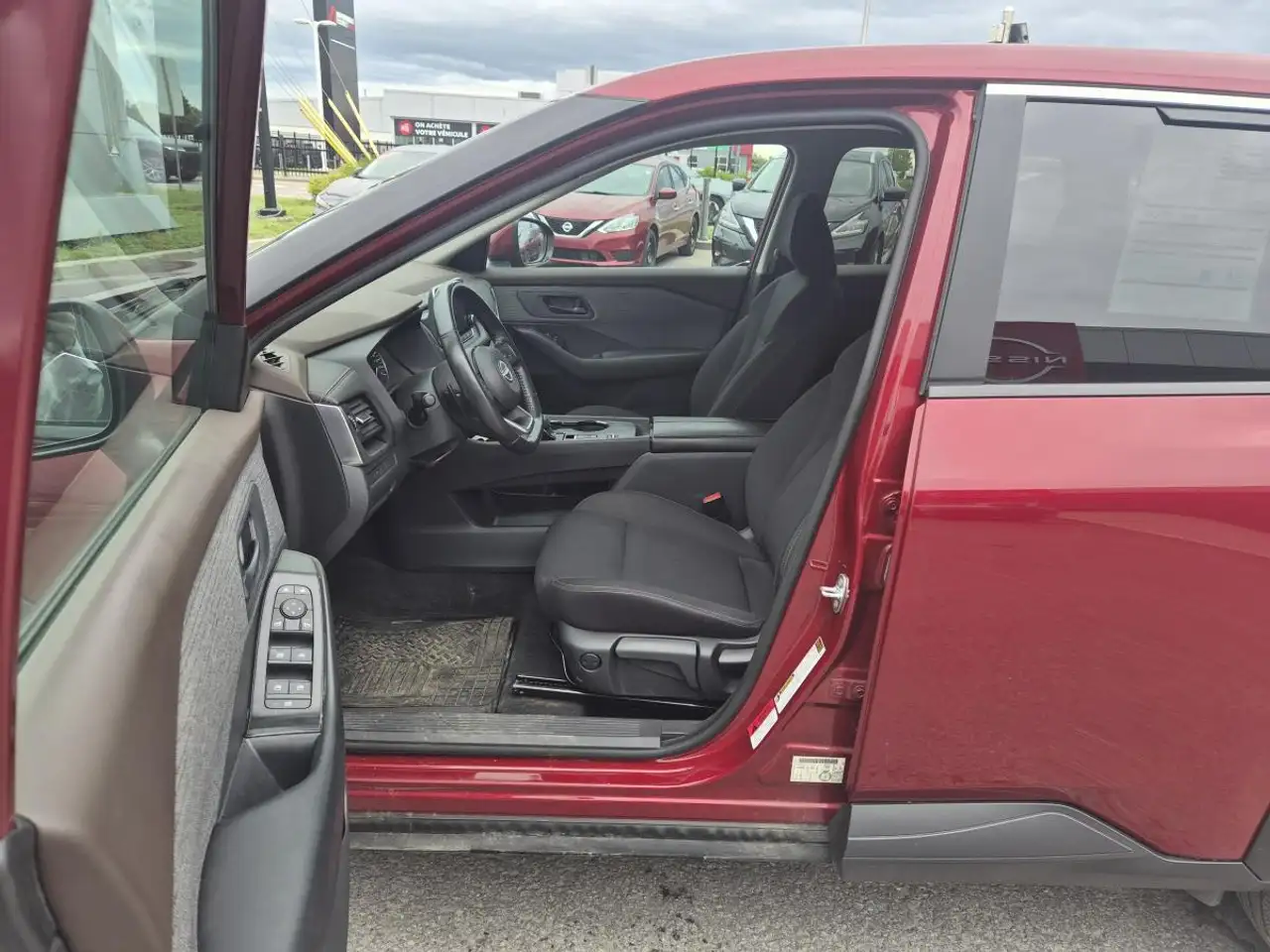 Nissan Rogue снимка Nissan Rogue