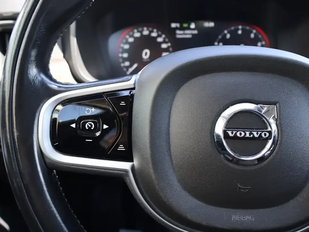Volvo V90 Cross Country снимка Volvo V90 Cross Country